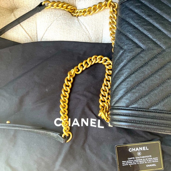 A Classic Caviar Chanel Boy Bag - Picture 8 of 12
